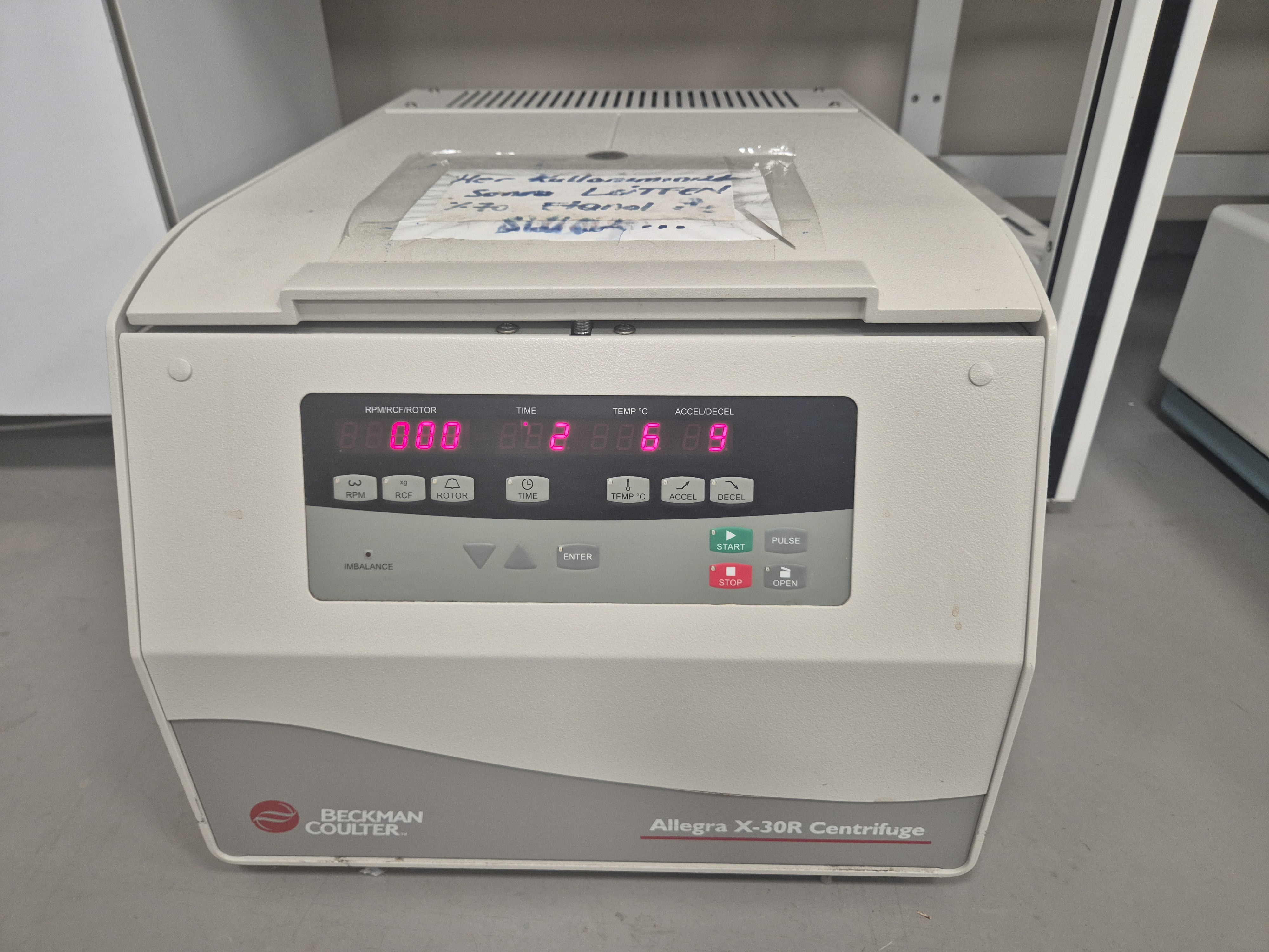 Soğutmalı Santrifüj Beckman Coulter-Fotoğraf